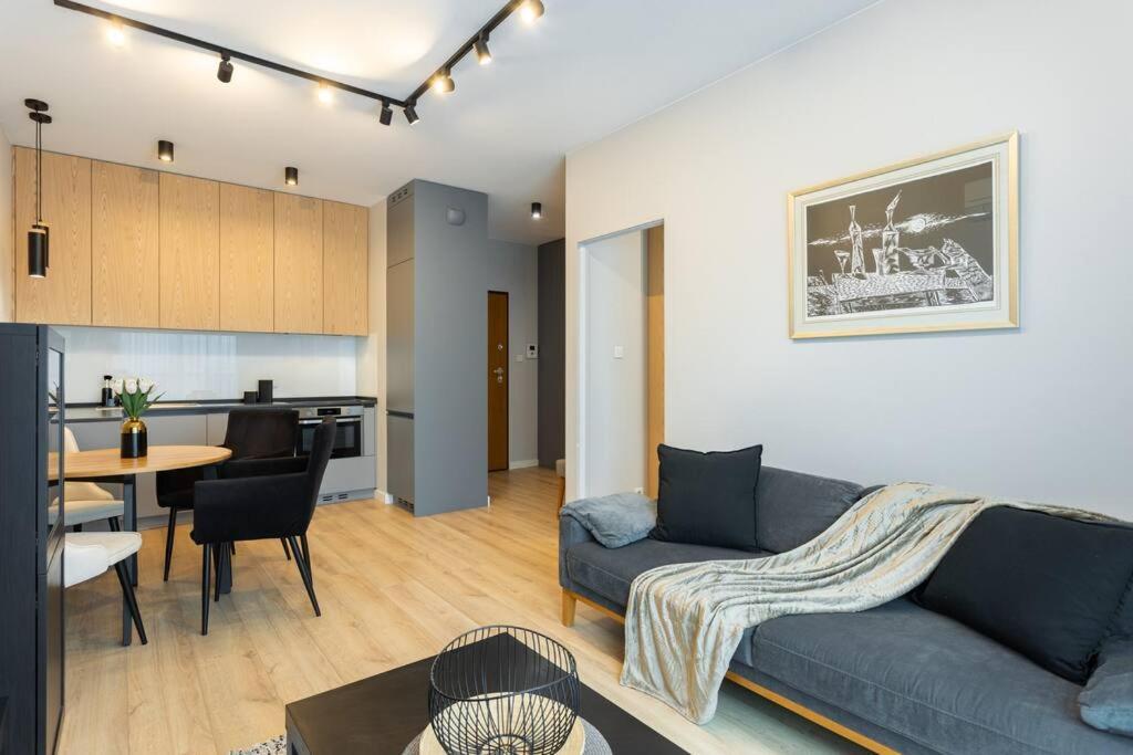 Urban Chic - Two Bedrooms - Center - Sienna Street